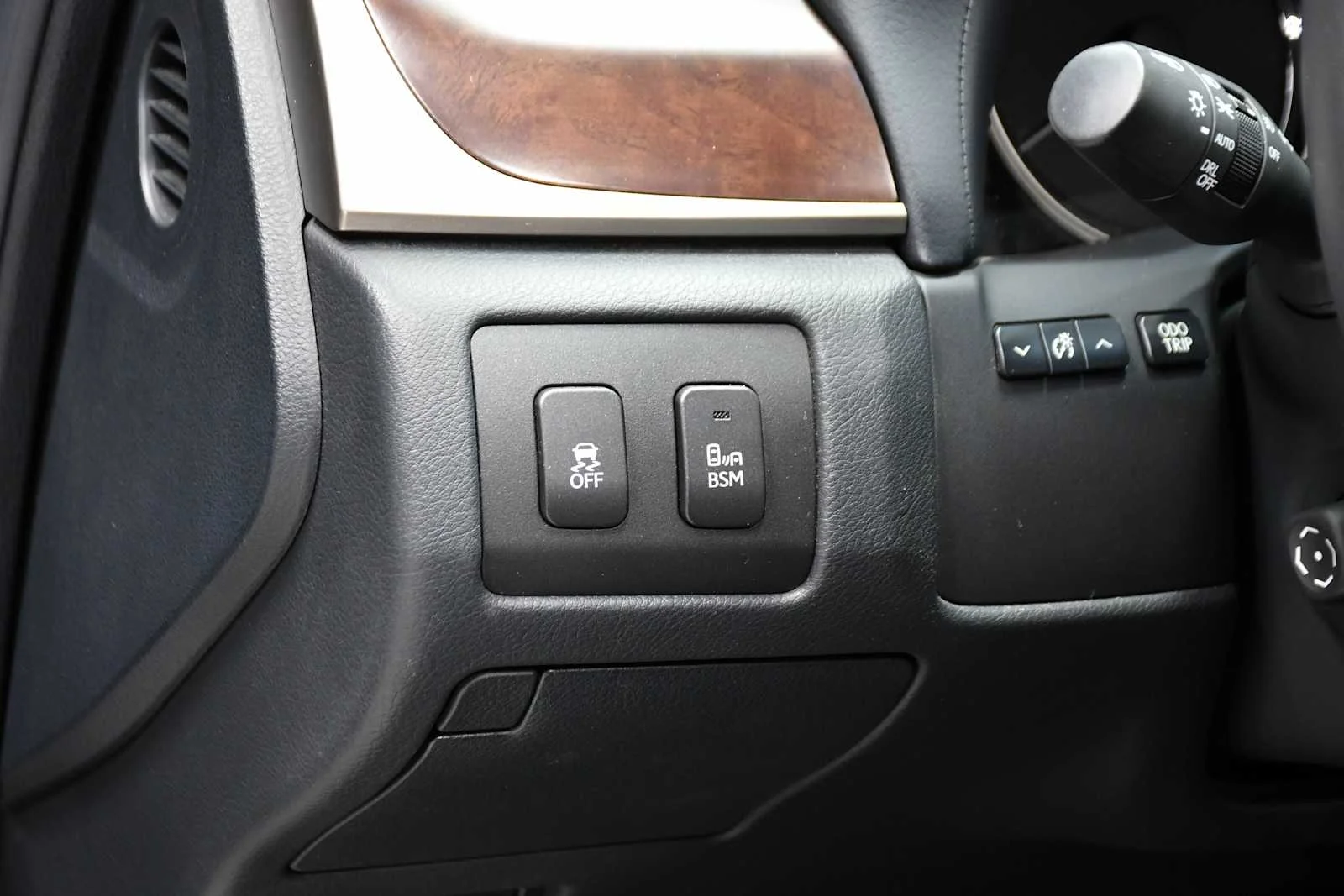 Used 2013 Nebula Gray Pearl Lexus  image 16