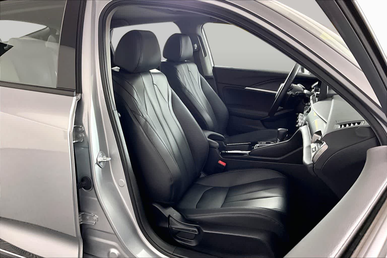 Used 2024 Lunar Silver Metallic Acura  image 9
