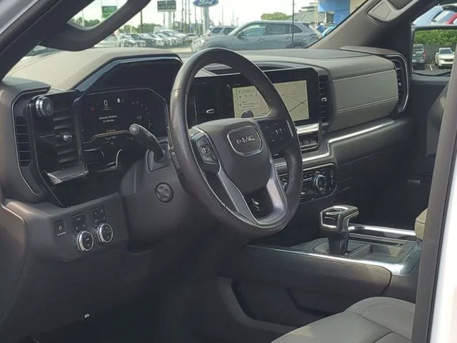 Used 2022 White Frost GMC SLT image 2