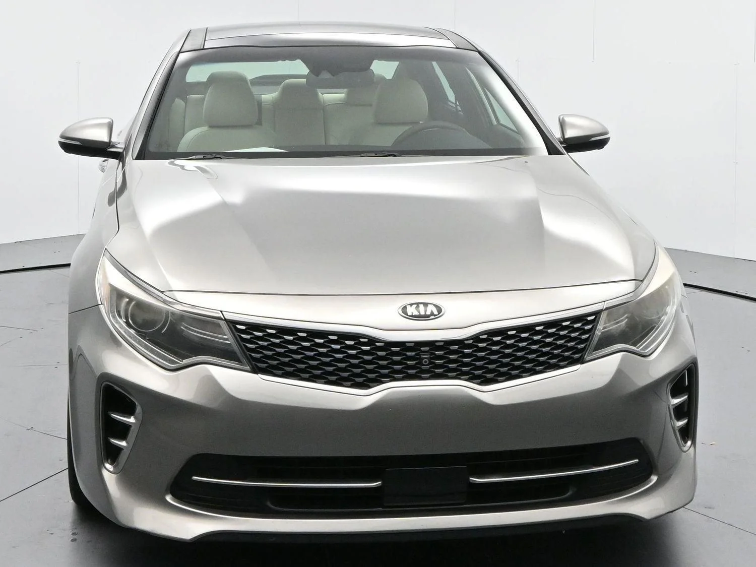 Used 2016 Titanium Silver Kia SXL Turbo image 2