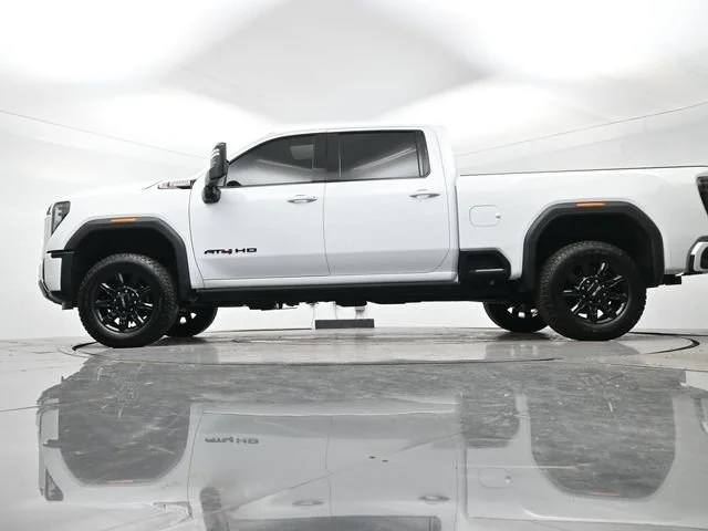 Used 2026 Summit White GMC AT4 image 27