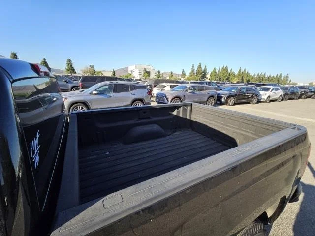 Used 2018 BLACK Chevrolet LT image 3