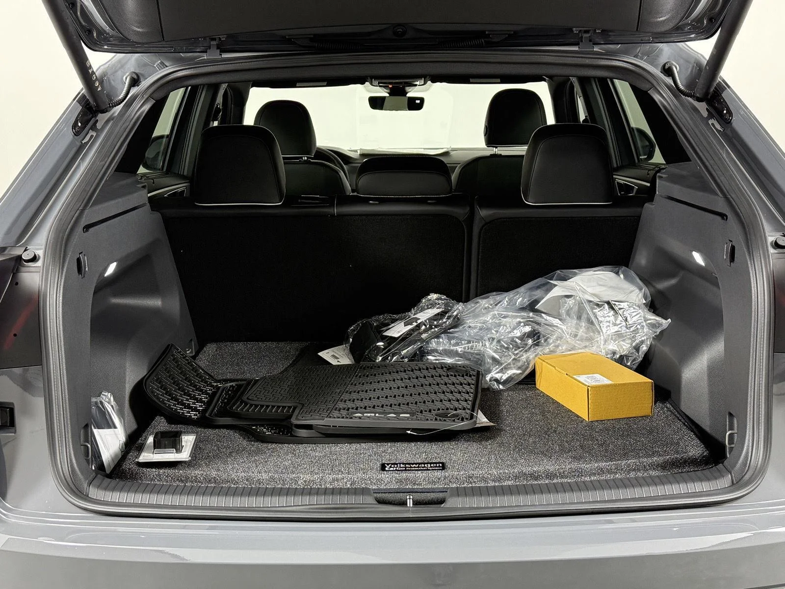 New 2026 Pure Gray Volkswagen 2.0T SEL Premium R-Line image 19