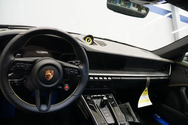 2026 Porsche 911 S - Photo 17