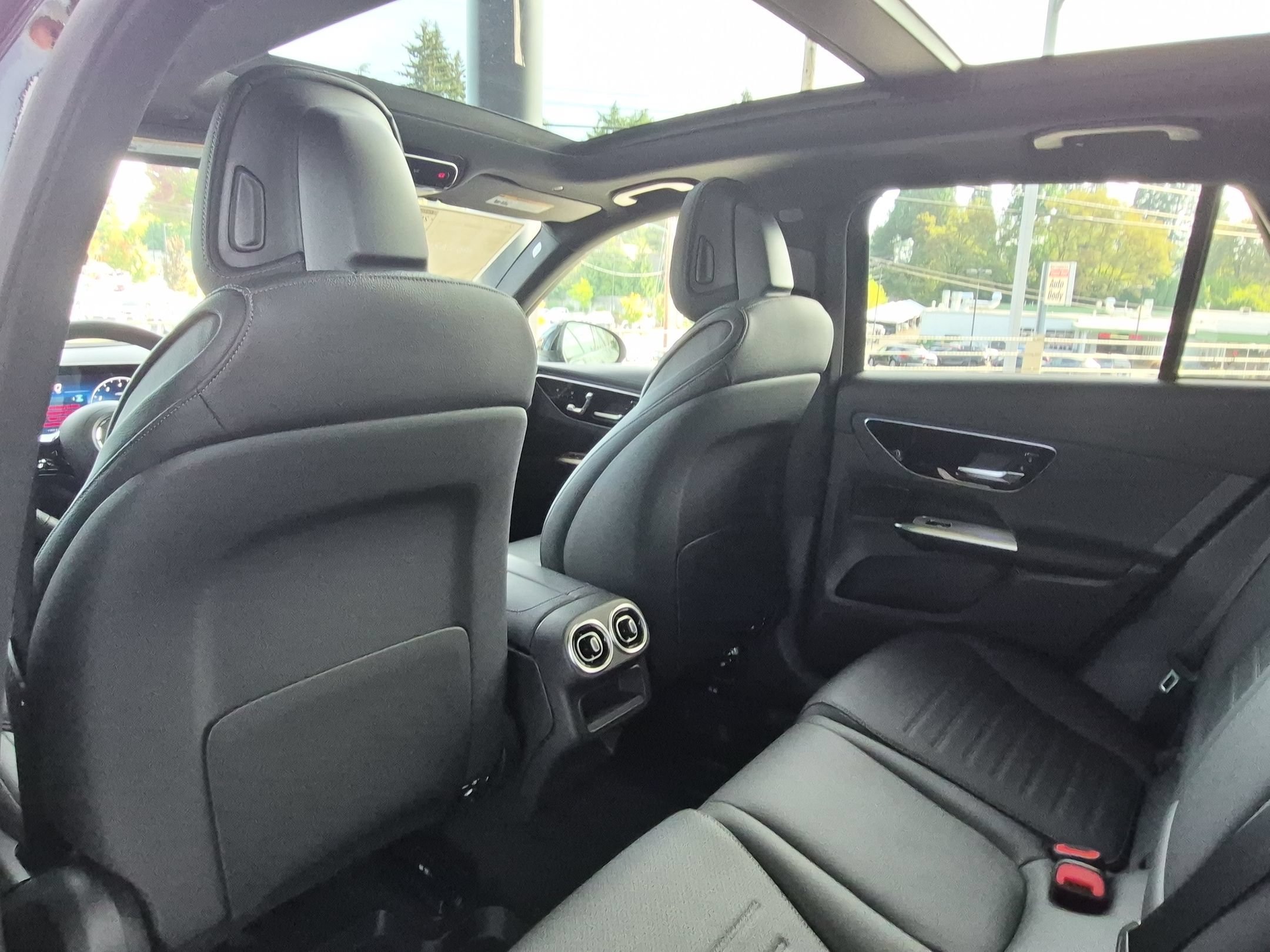 New 2026 Black Mercedes-Benz GLC 300 image 25