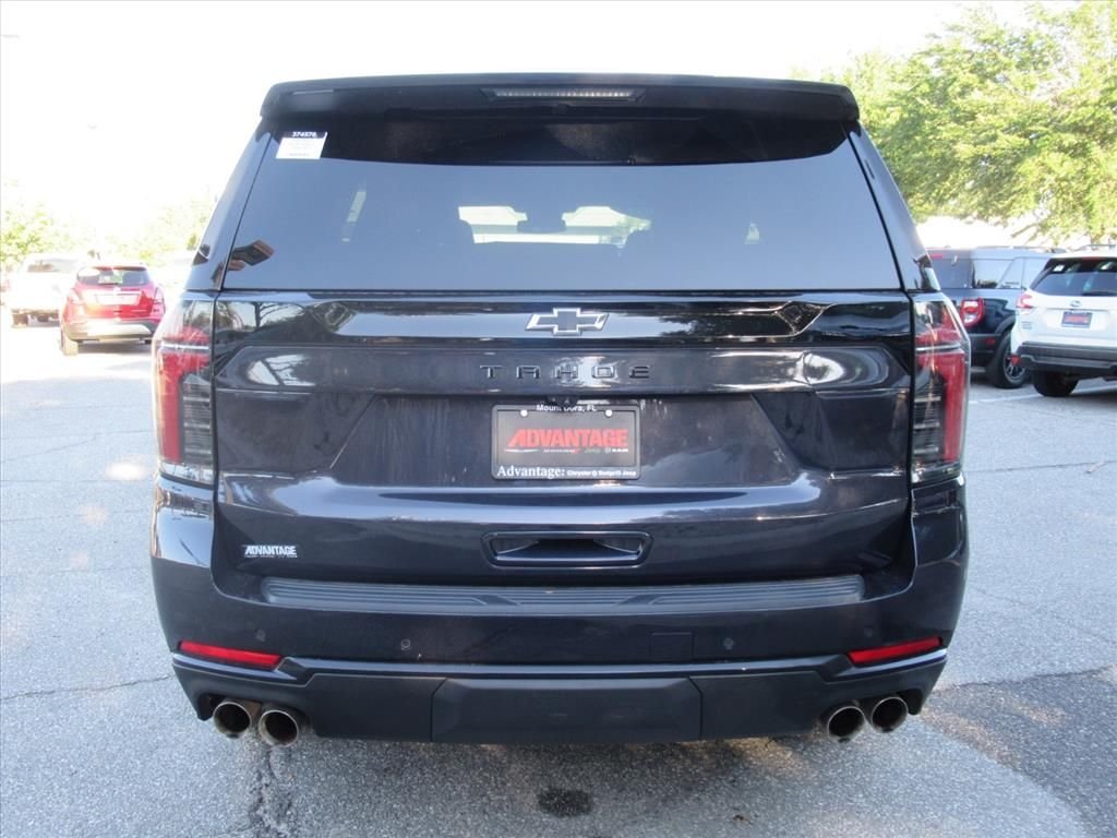 Used 2025 Gray Chevrolet Z71 image 6