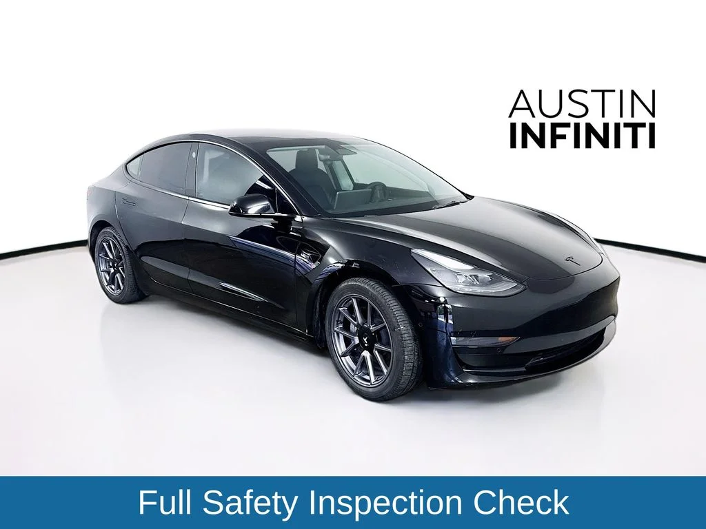 2022 Tesla Model 3's photo