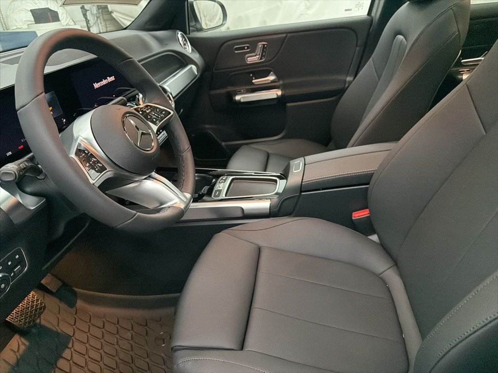Used 2026  Mercedes-Benz GLB 250 image 14