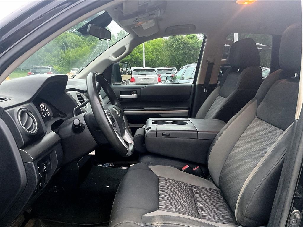 Certified Used 2018 Black Toyota SR5 image 4