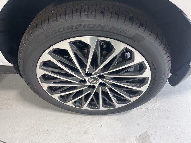 New 2026 White Hyundai Calligraphy FWD image 33
