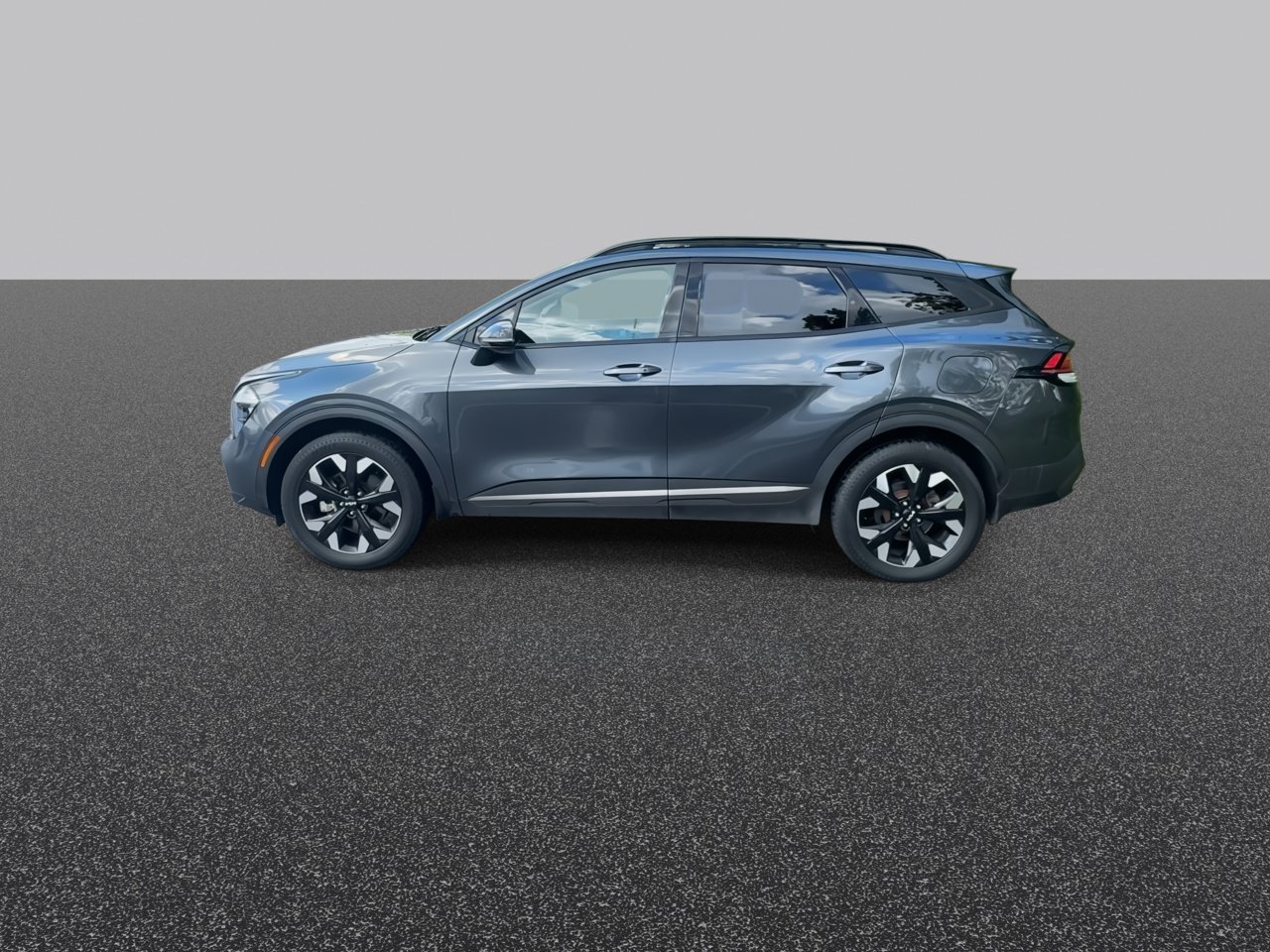 Used 2023 Gravity Gray Kia X-Line image 5