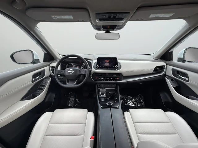 Used 2025 White Nissan SV image 9