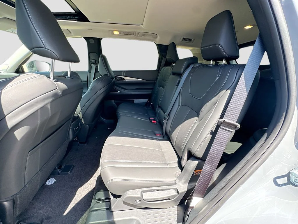 New 2027 HARBOR GRAY INFINITI Luxe FWD image 26