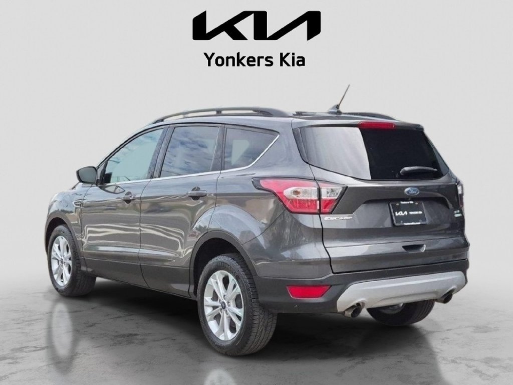 Used 2018 Gray Ford SEL image 9