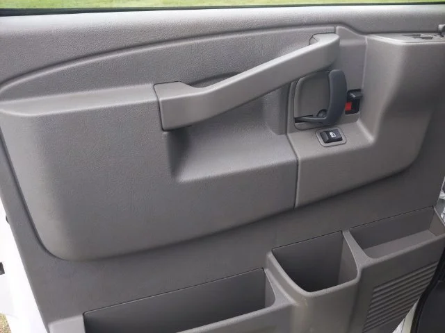 New 2025 Summit White GMC 1WT image 20