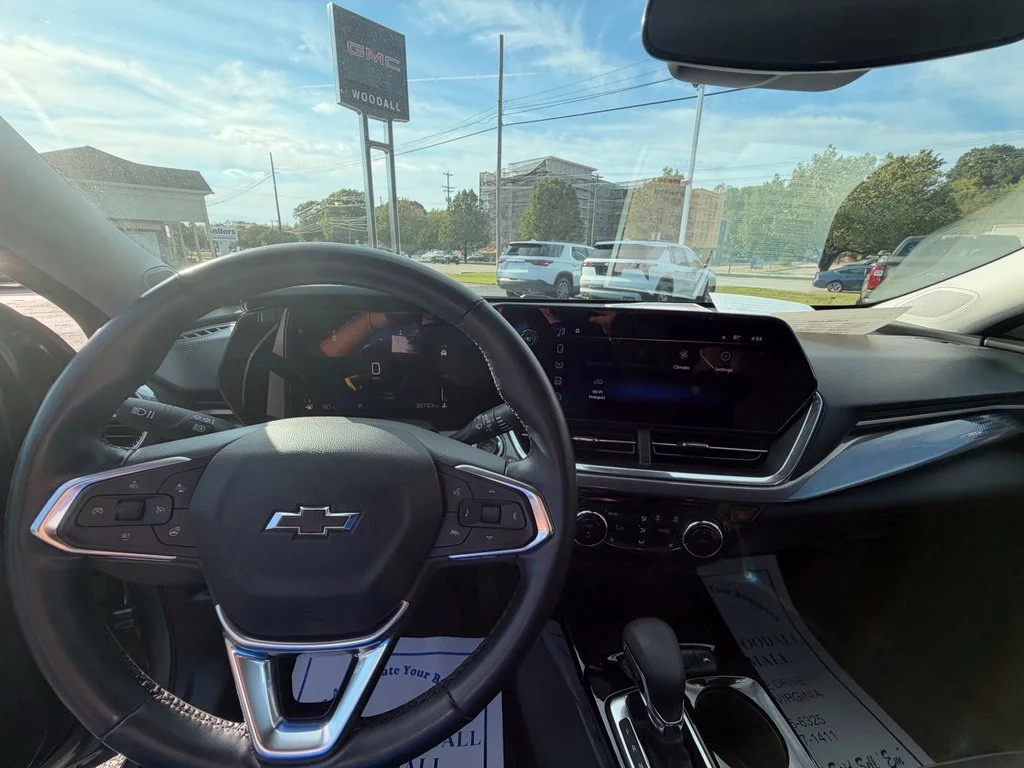 Used 2025 Sterling Gray Metallic Chevrolet ACTIV image 22