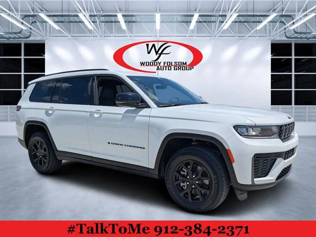 Used 2026 White Jeep Altitude image 1
