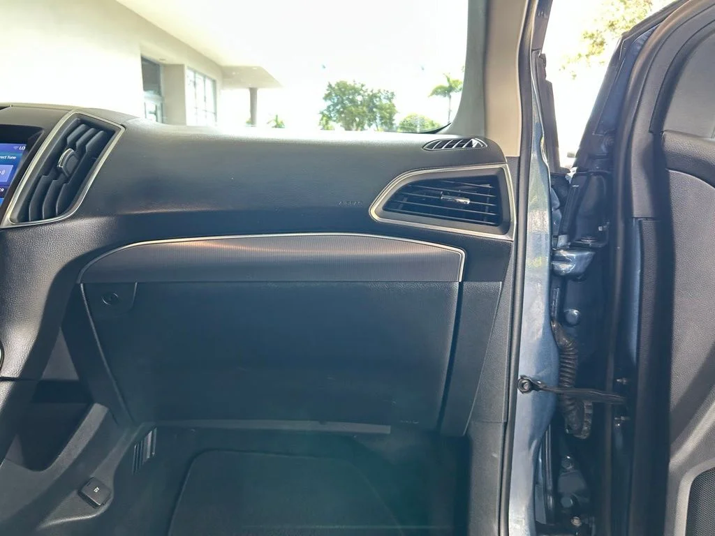 Used 2019 Blue Ford Titanium image 23
