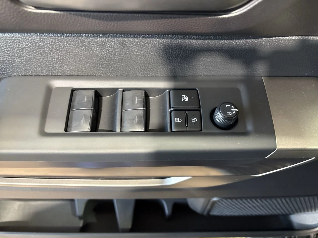 2026 Toyota Tundra SR5 - Photo 13