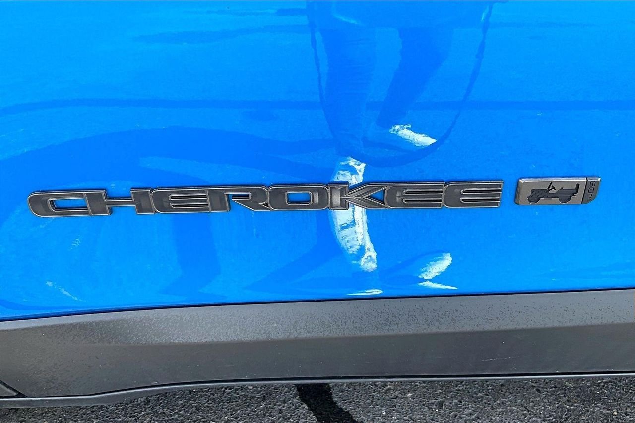 Used 2021 Hydro Blue Pearlcoat Jeep 80th Anniversary 4x4 image 25
