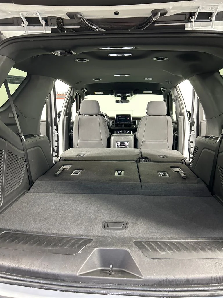 Used 2022 White GMC SLE image 22