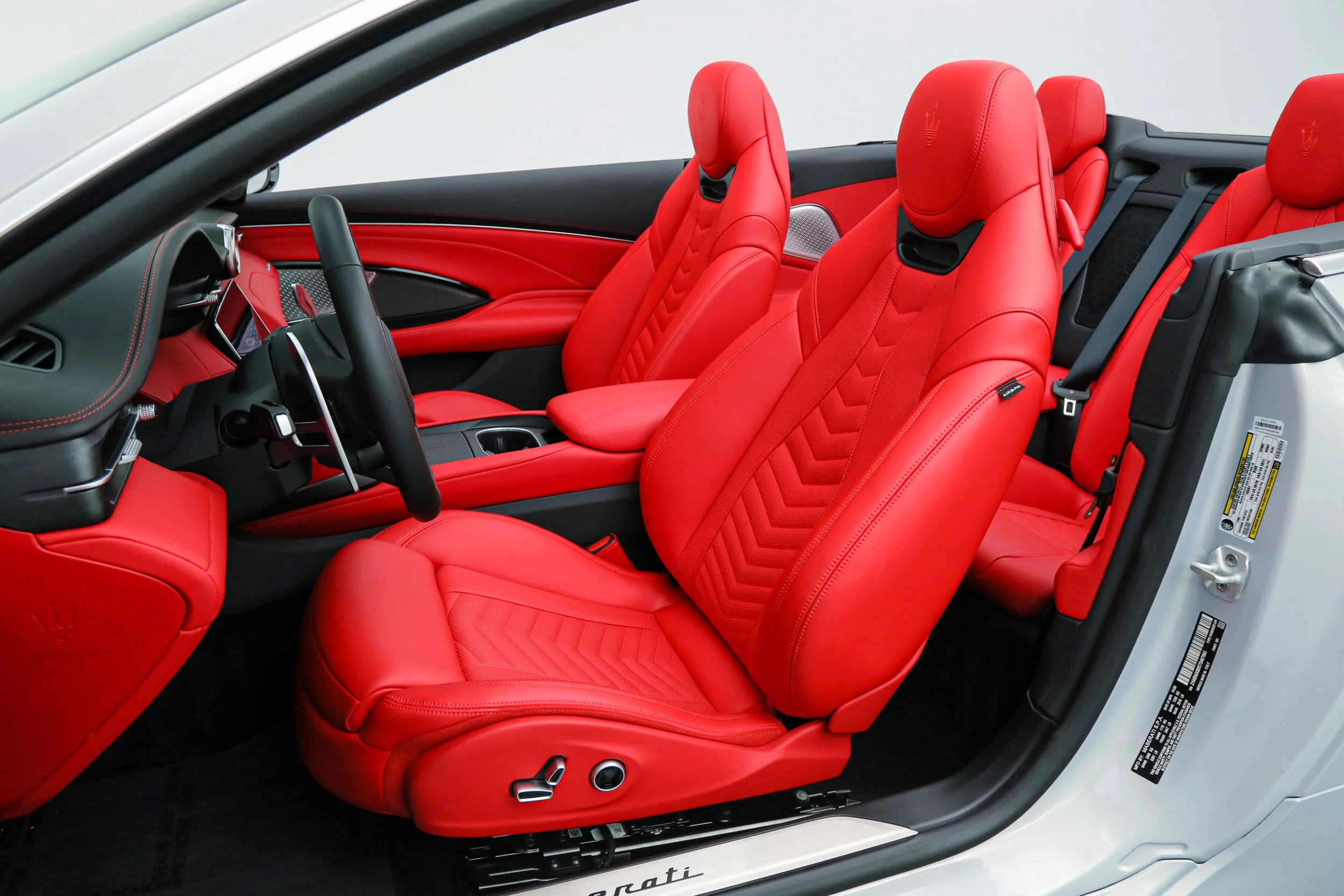 Certified Used 2026 White Maserati  image 18