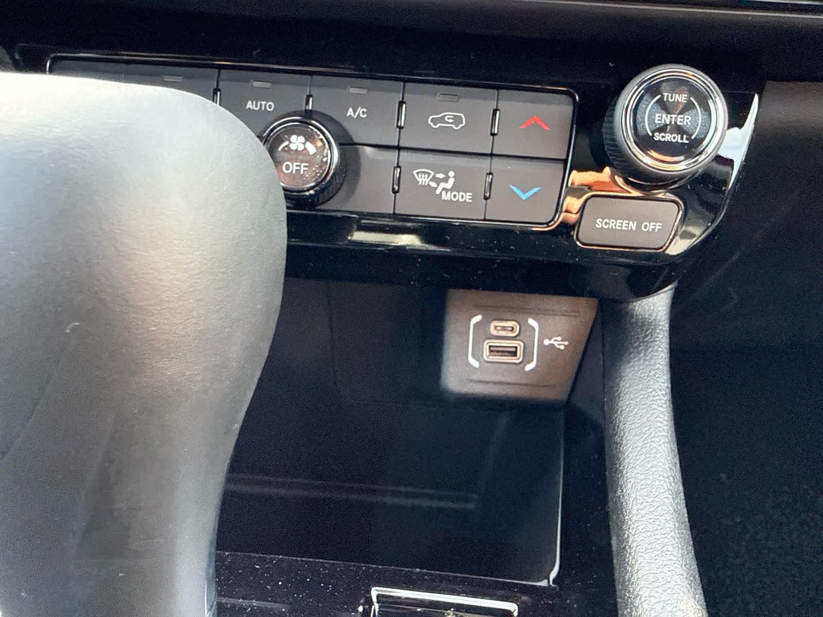 New 2026 Red Hot Pearlcoat Jeep Latitude image 24