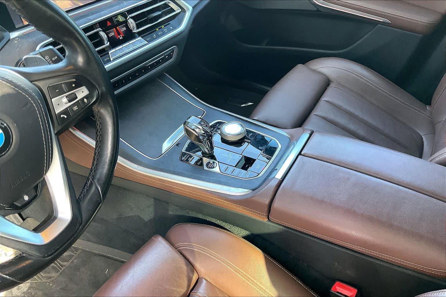 Used 2020 Arctic Gray Metallic BMW xDrive40i image 16
