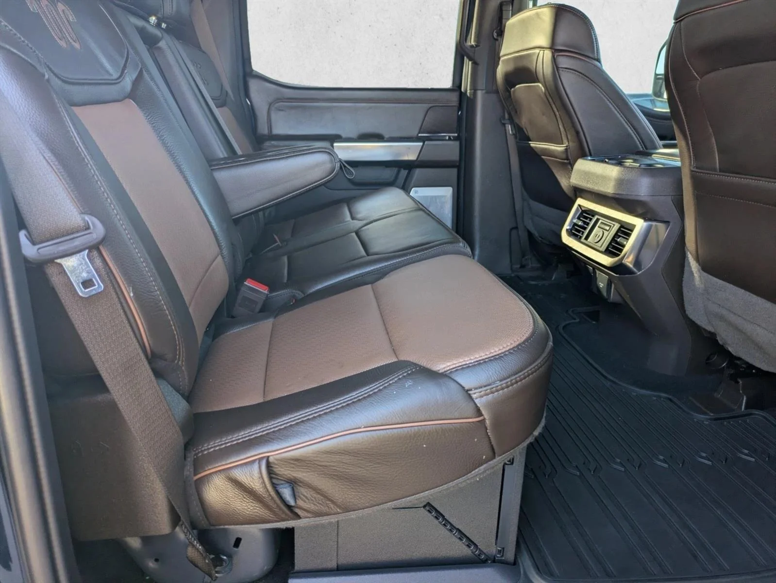 Used 2024 Antimatter Blue Metallic Ford King Ranch image 21