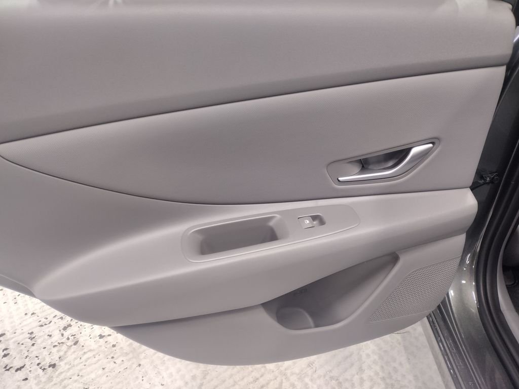 Used 2026 Gray Hyundai SEL Sport image 19