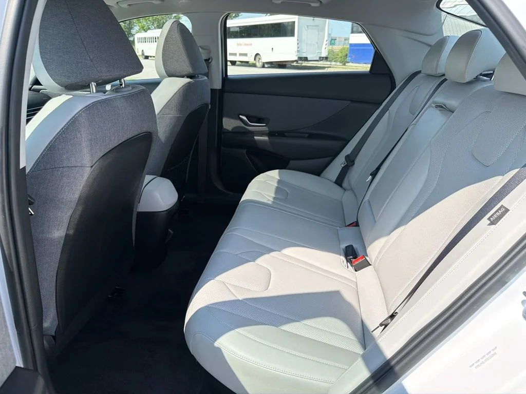 Used 2025 White Hyundai Limited image 24