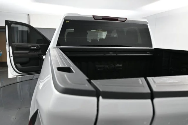 Used 2025 White GMC AT4 image 12