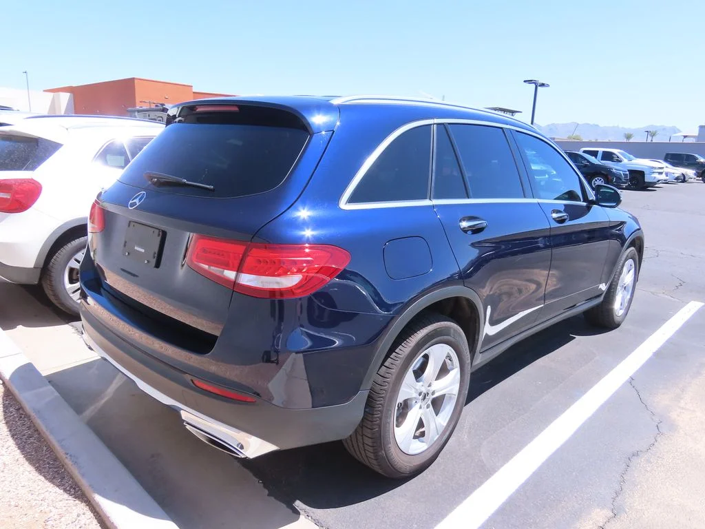 Used 2018 Blue Mercedes-Benz GLC 300 image 3
