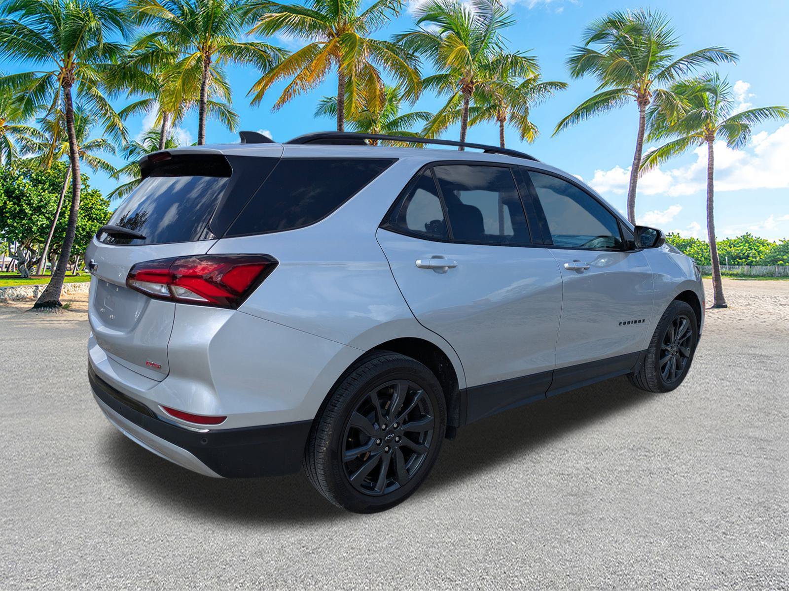 Used 2022 Silver Ice Metallic Chevrolet RS image 4