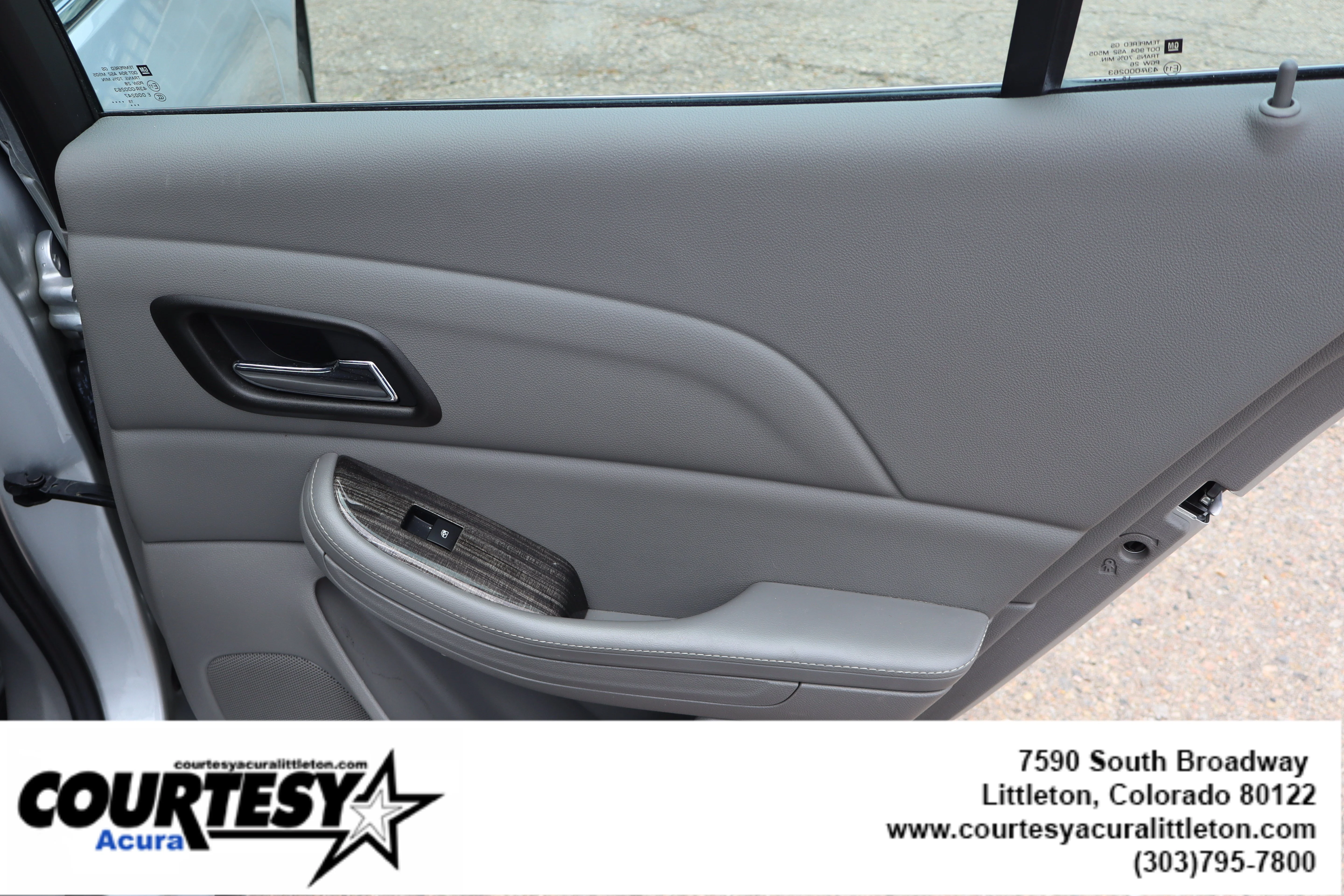 Used 2016 Silver Ice Metallic Chevrolet LT image 28