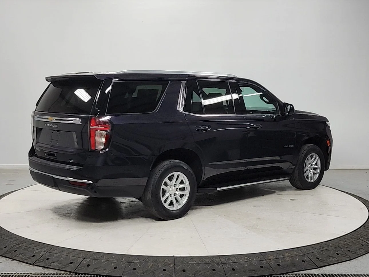 Used 2023 Gray Chevrolet LT image 7