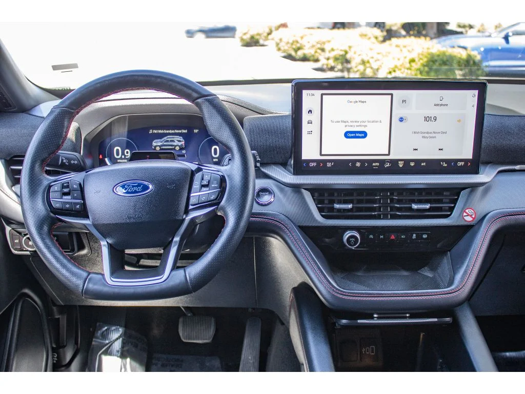 Used 2025 Carbonized Gray Metallic Ford ST-Line image 24