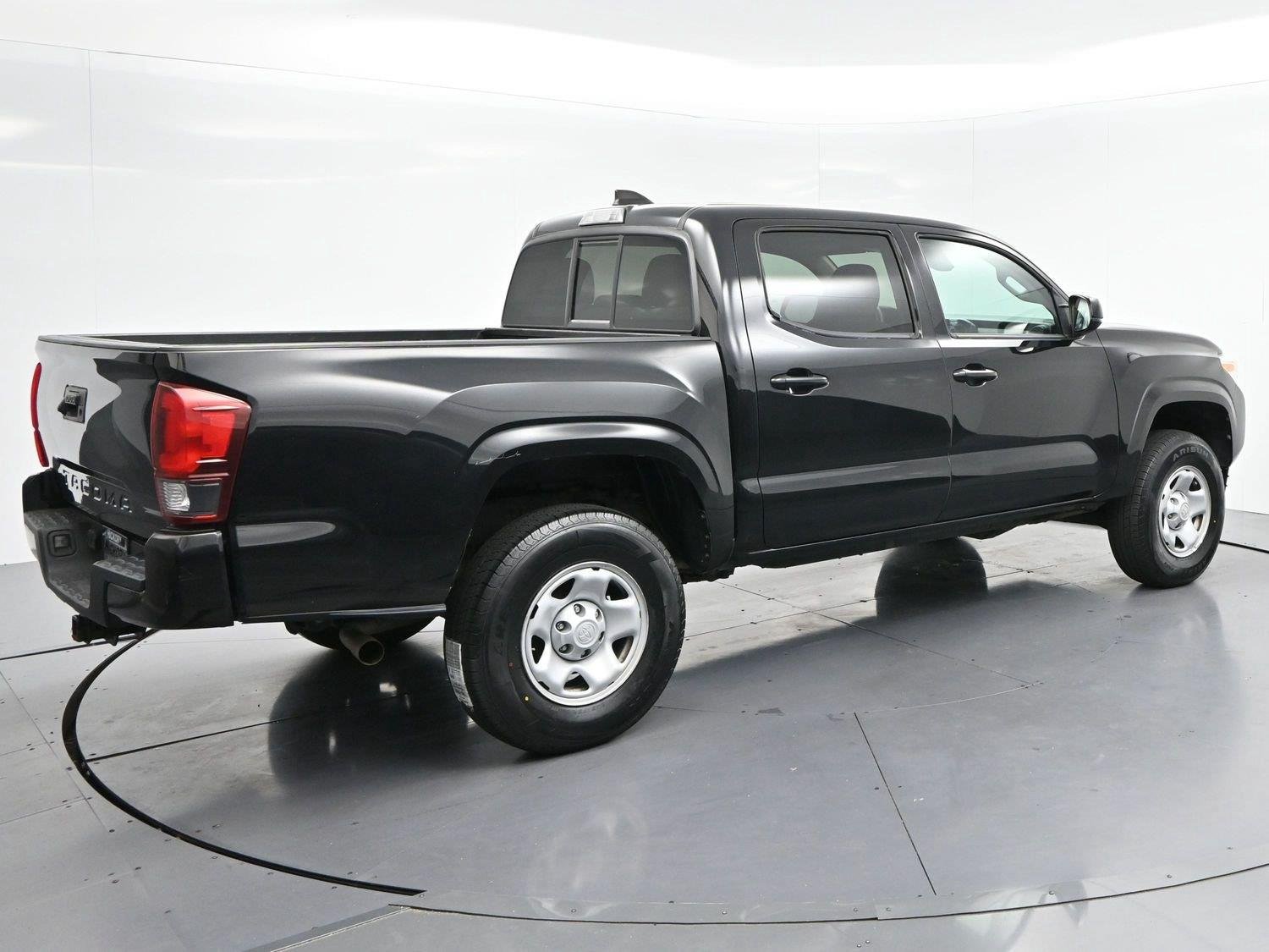 Used 2022 Midnight Black Metallic Toyota SR image 7