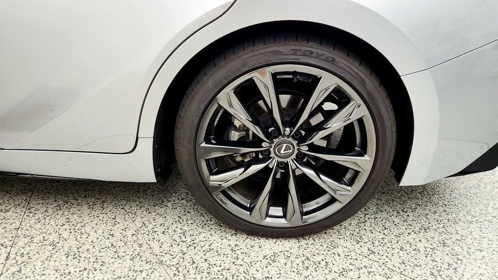 Used 2023 Iridium Lexus IS 350 F SPORT RWD image 9