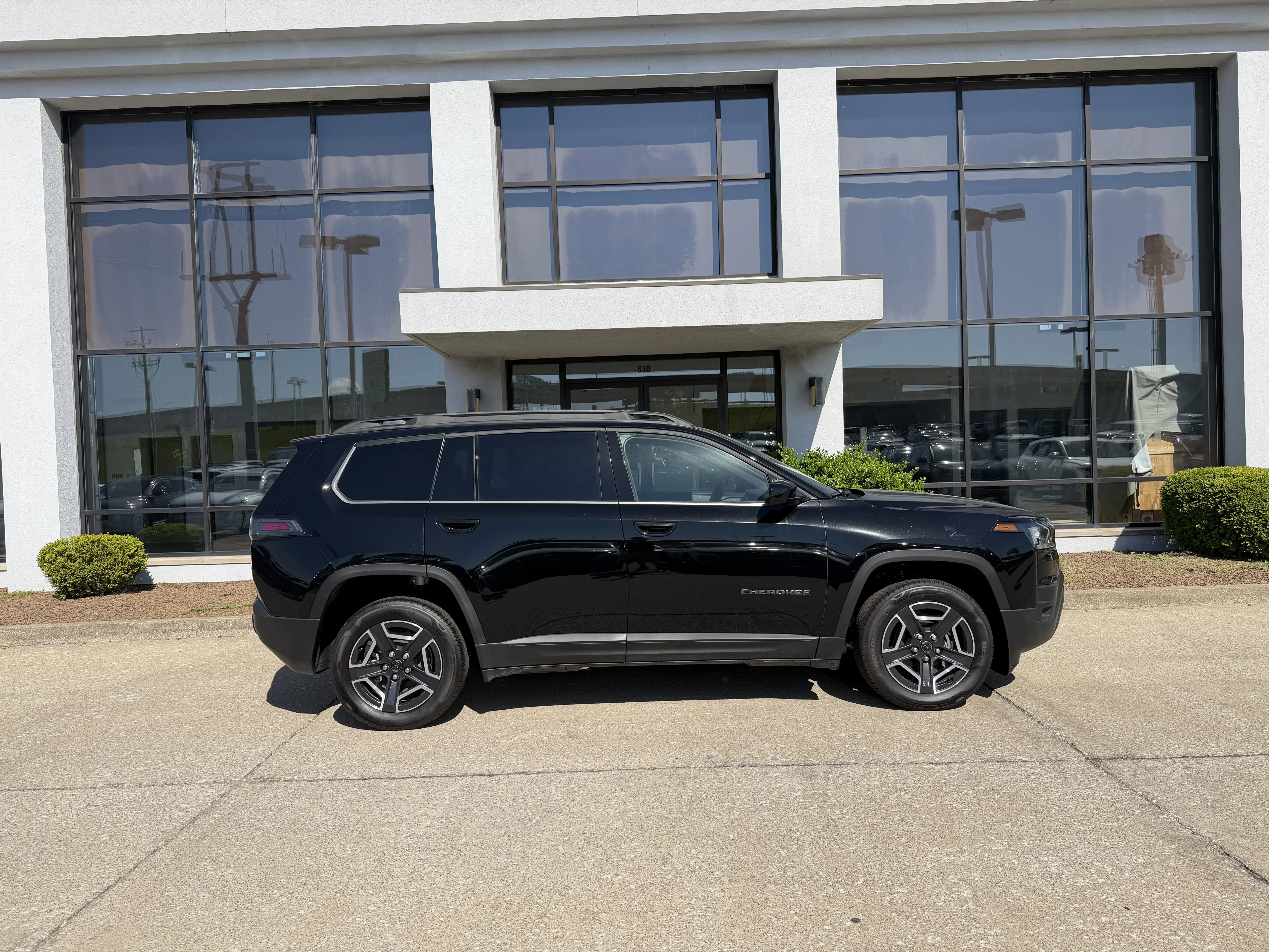 New 2026 Diamond Black Crystal Pearlcoat Jeep Laredo image 3