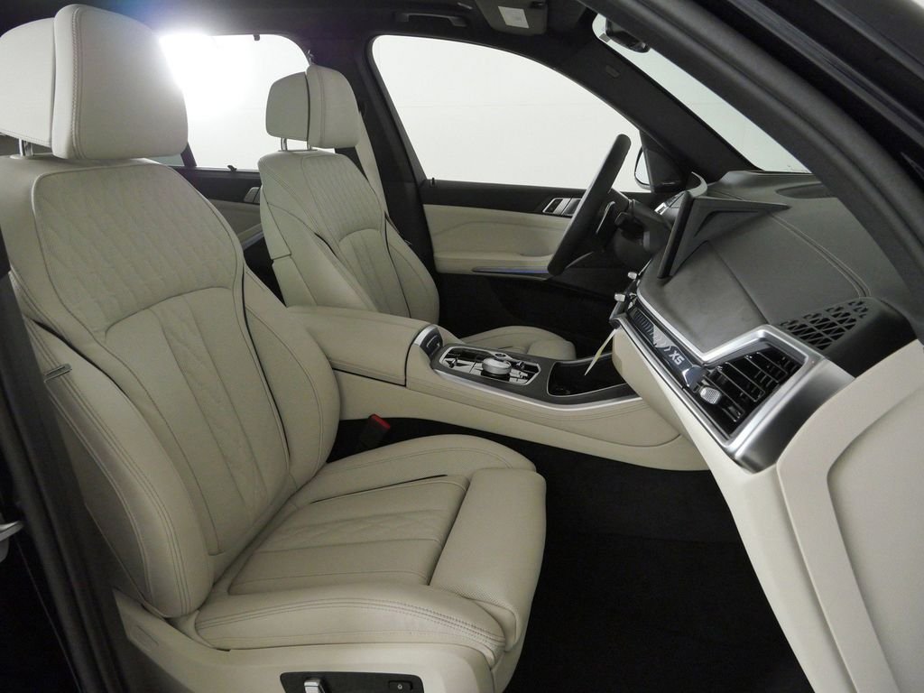 Used 2026 Carbon Black Metallic BMW xDrive50e image 22