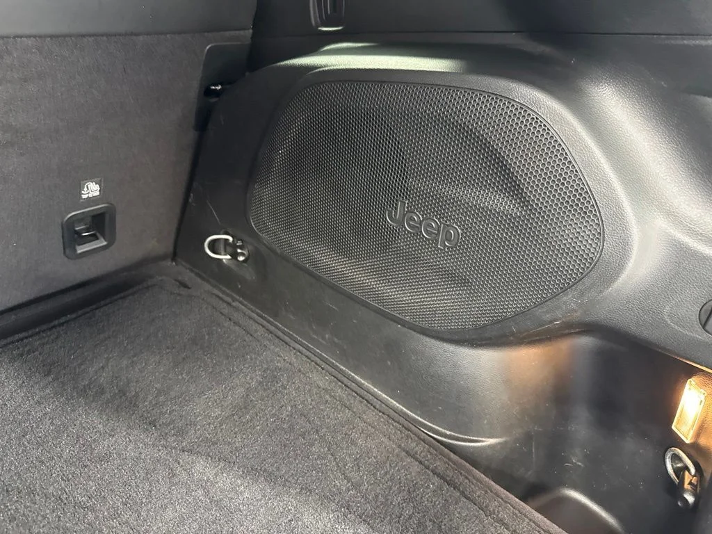 Used 2021 Beige Jeep Trailhawk image 15