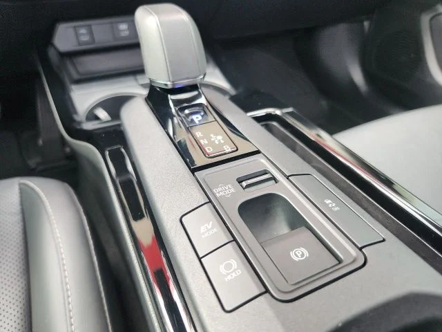 Used 2024  Toyota XLE image 20