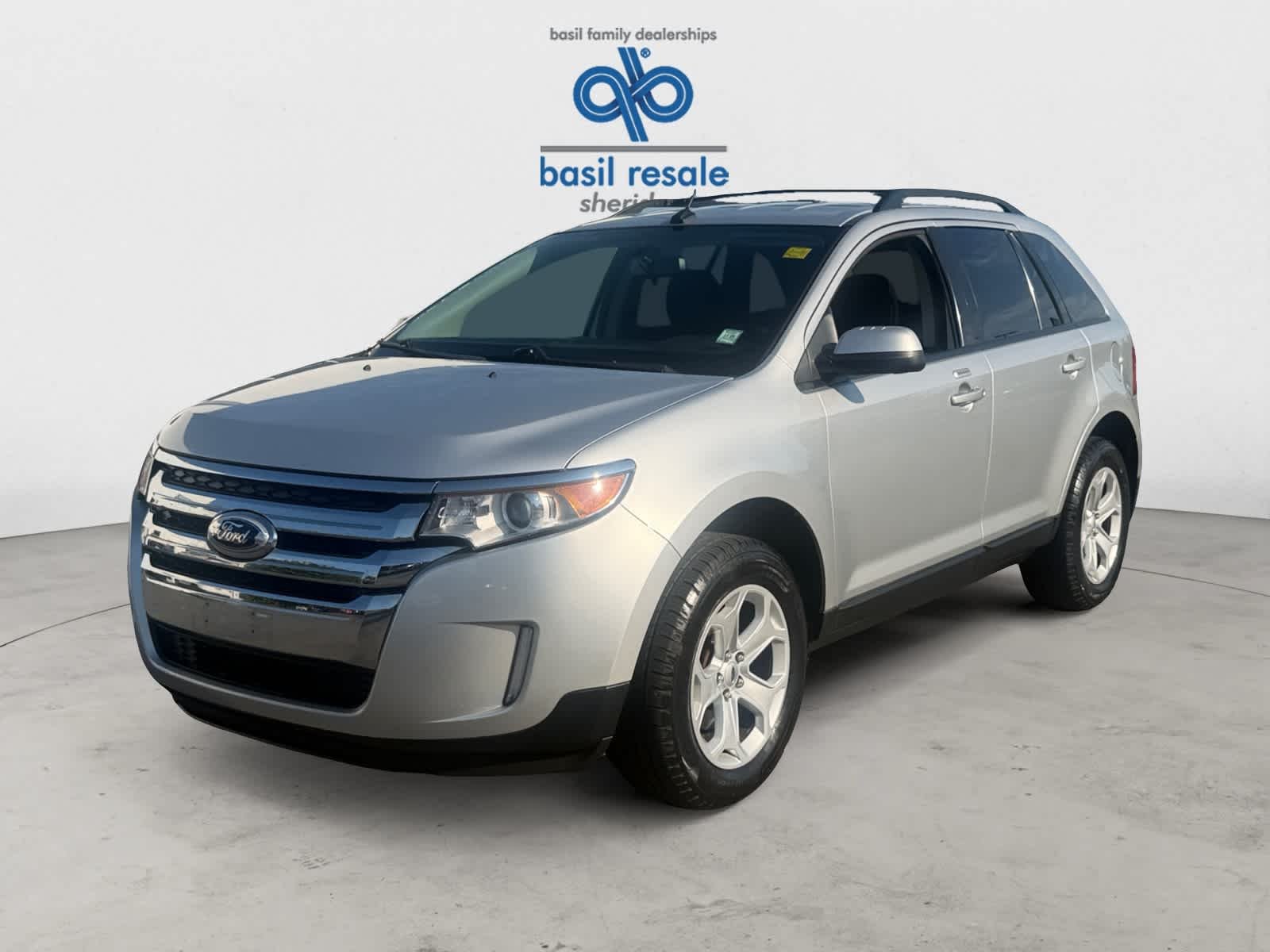 Used 2014 Ingot Silver Metallic Ford SEL image 2