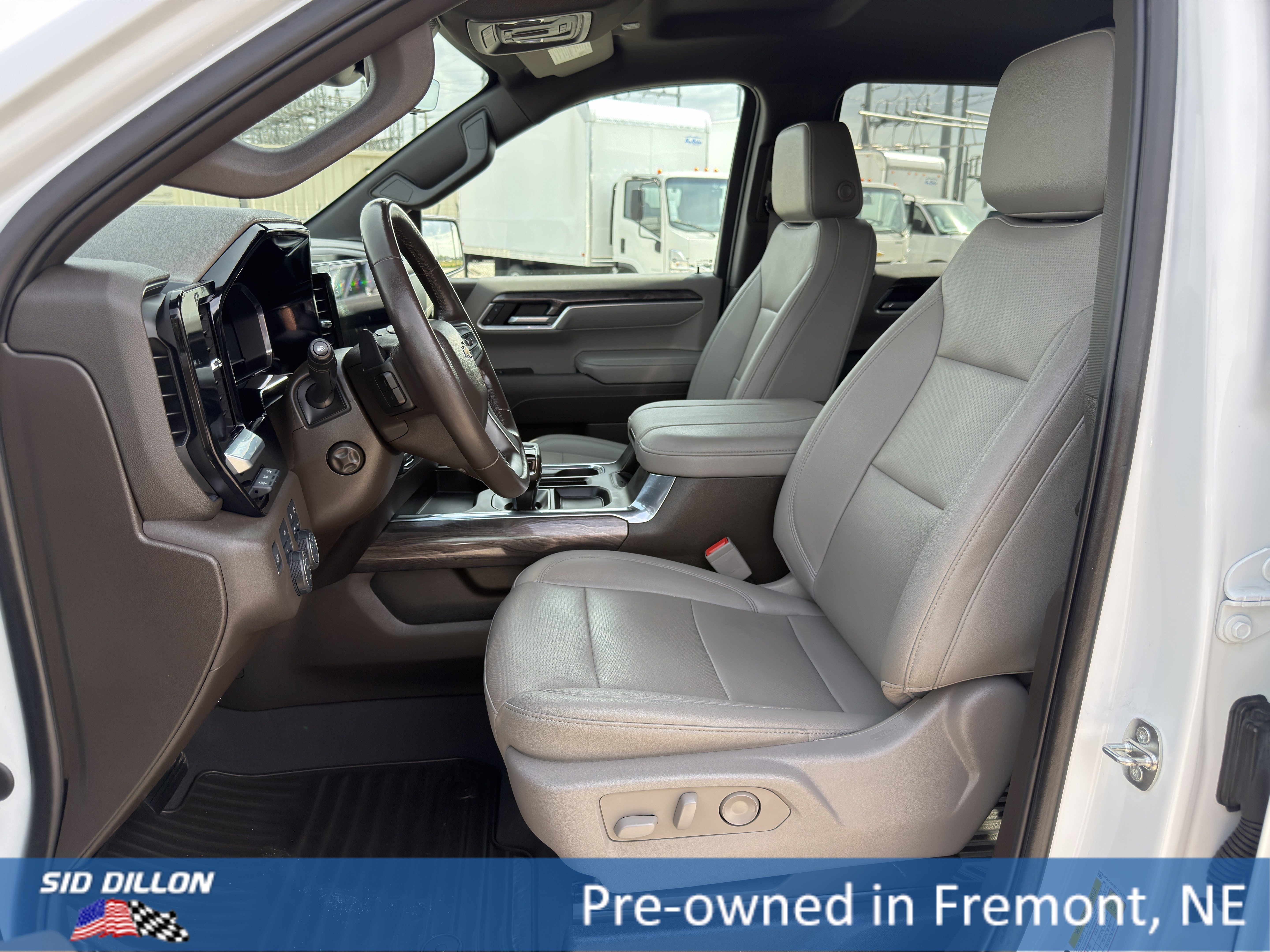 Used 2023 Summit White Chevrolet LTZ image 15