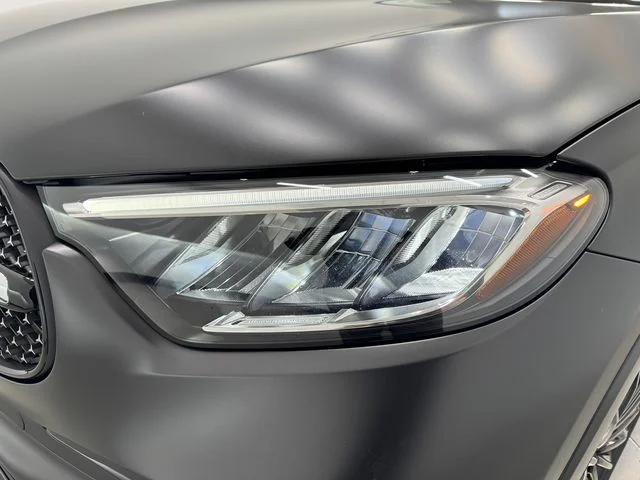 New 2027 Gray Mercedes-Benz GLC 300 image 34