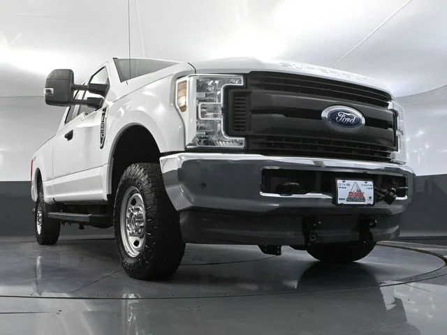 Used 2019 White Ford XL image 46