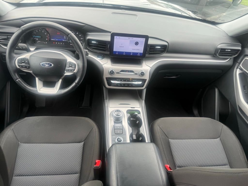 Used 2024 Gray Ford XLT image 3