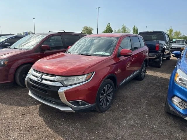 2019 Mitsubishi Outlander SE FWD's photo