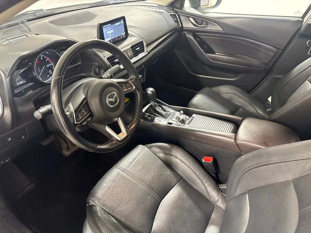 Used 2018 Snowflake White Pearl Mazda Grand Touring image 18